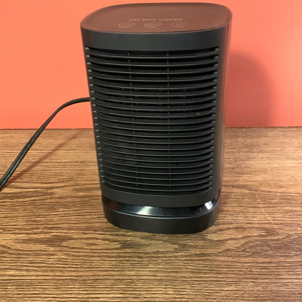 Desktop heater. Three modes swing action.
